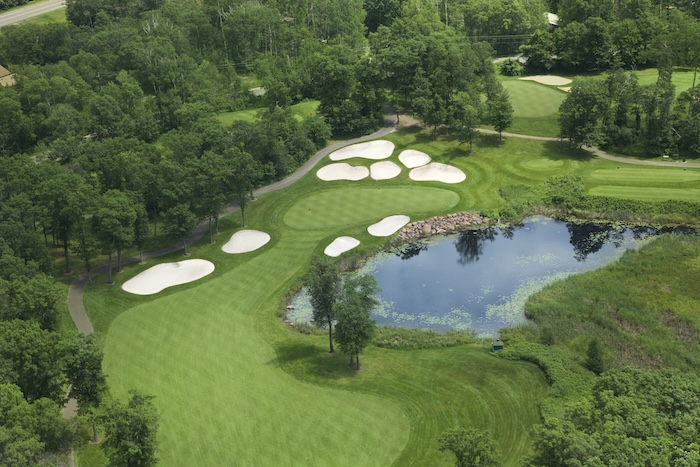 Golfplatz drohenaufnahme